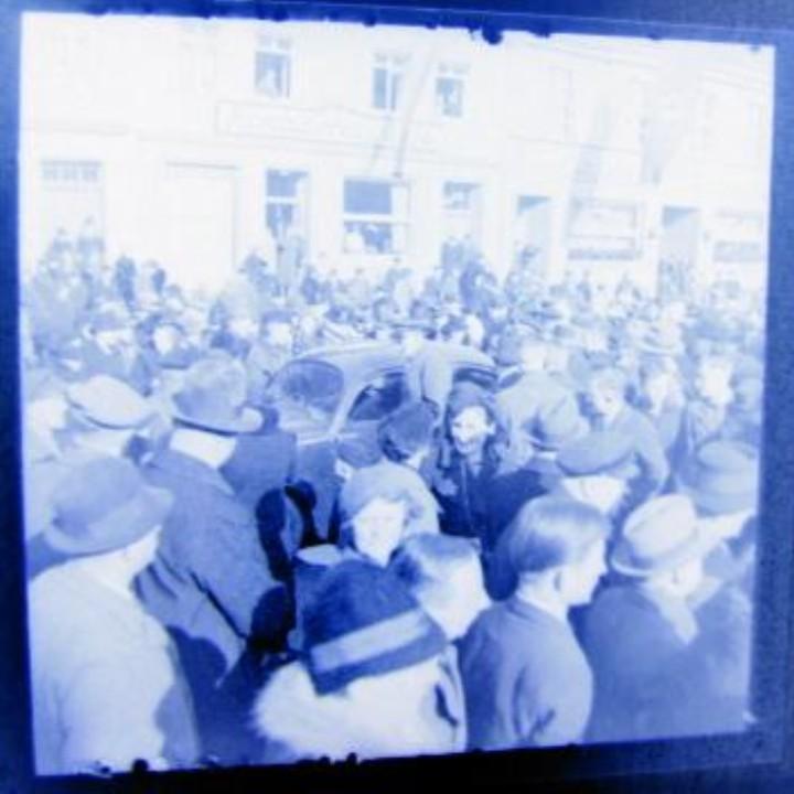 Image may have been reduced in size. Click image to view fullscreen.