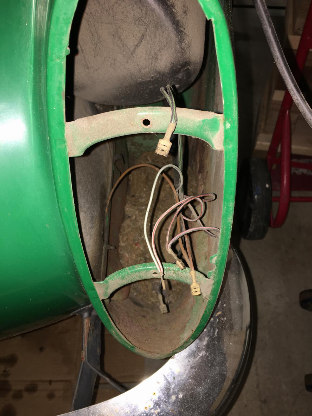 Image may have been reduced in size. Click image to view fullscreen.