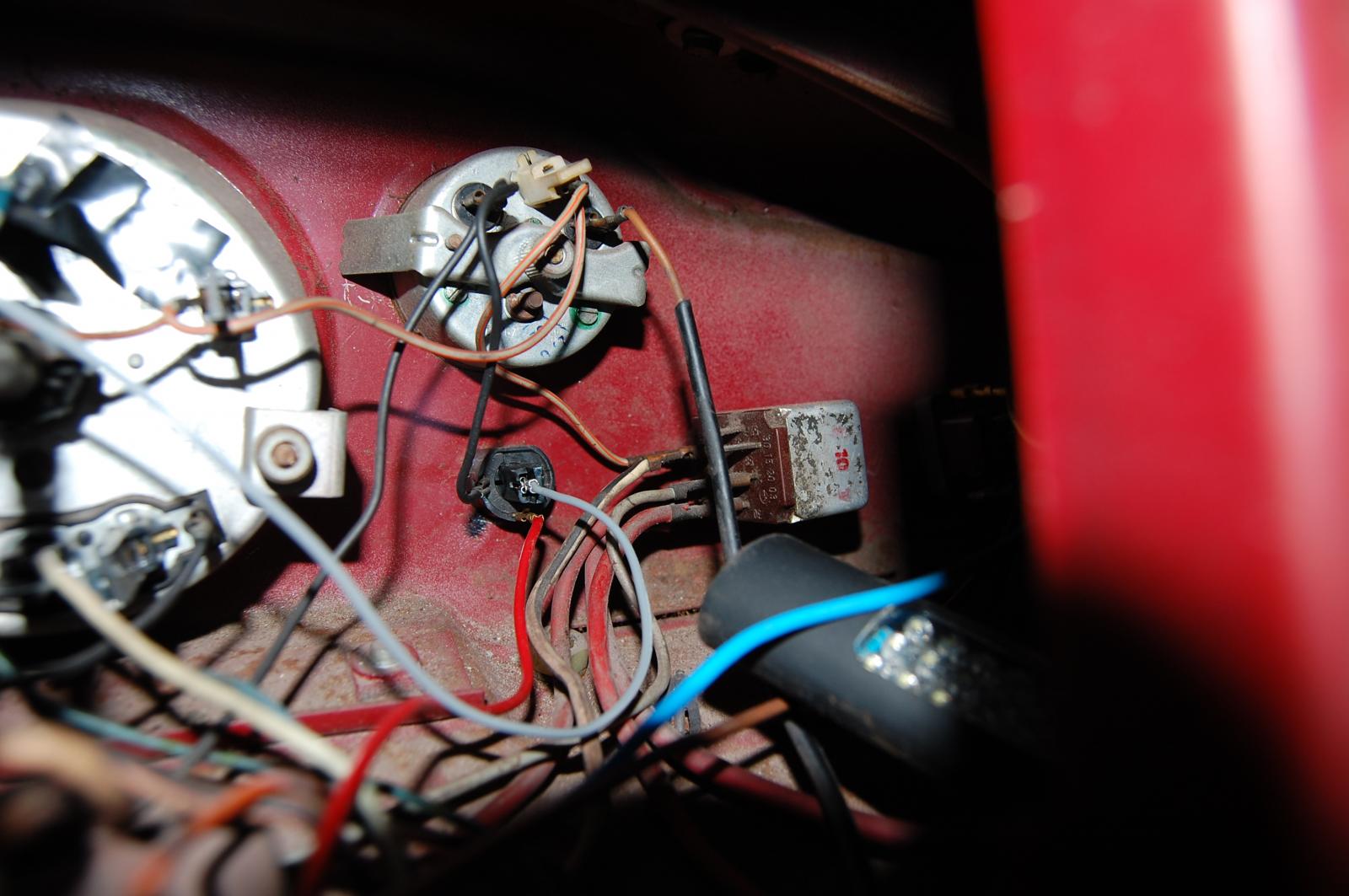 Ghia View topic warning light for dual circuit