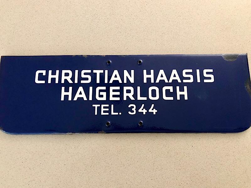 Image may have been reduced in size. Click image to view fullscreen.