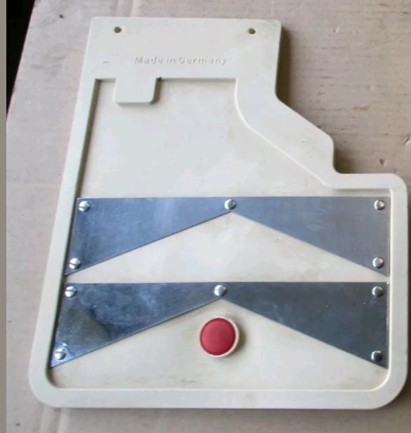 Image may have been reduced in size. Click image to view fullscreen.