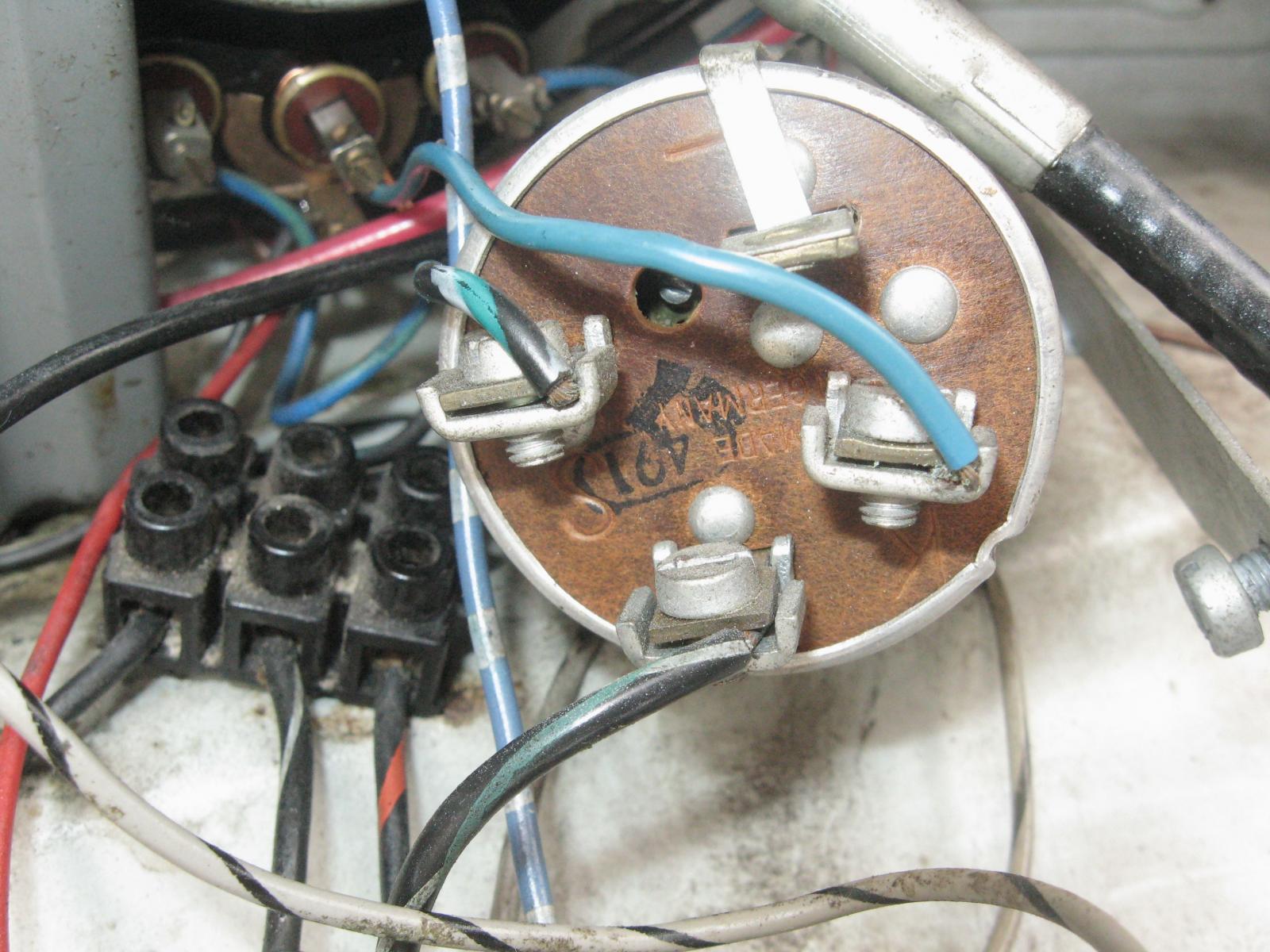 Image may have been reduced in size. Click image to view fullscreen.