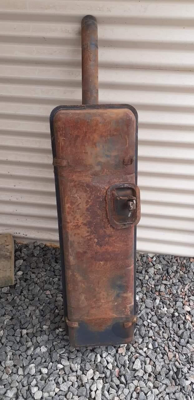 Image may have been reduced in size. Click image to view fullscreen.