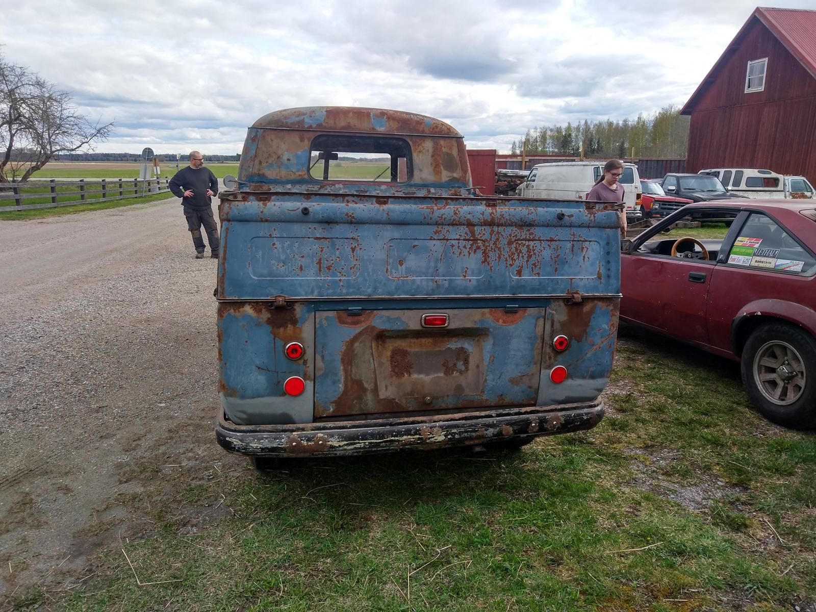 Image may have been reduced in size. Click image to view fullscreen.