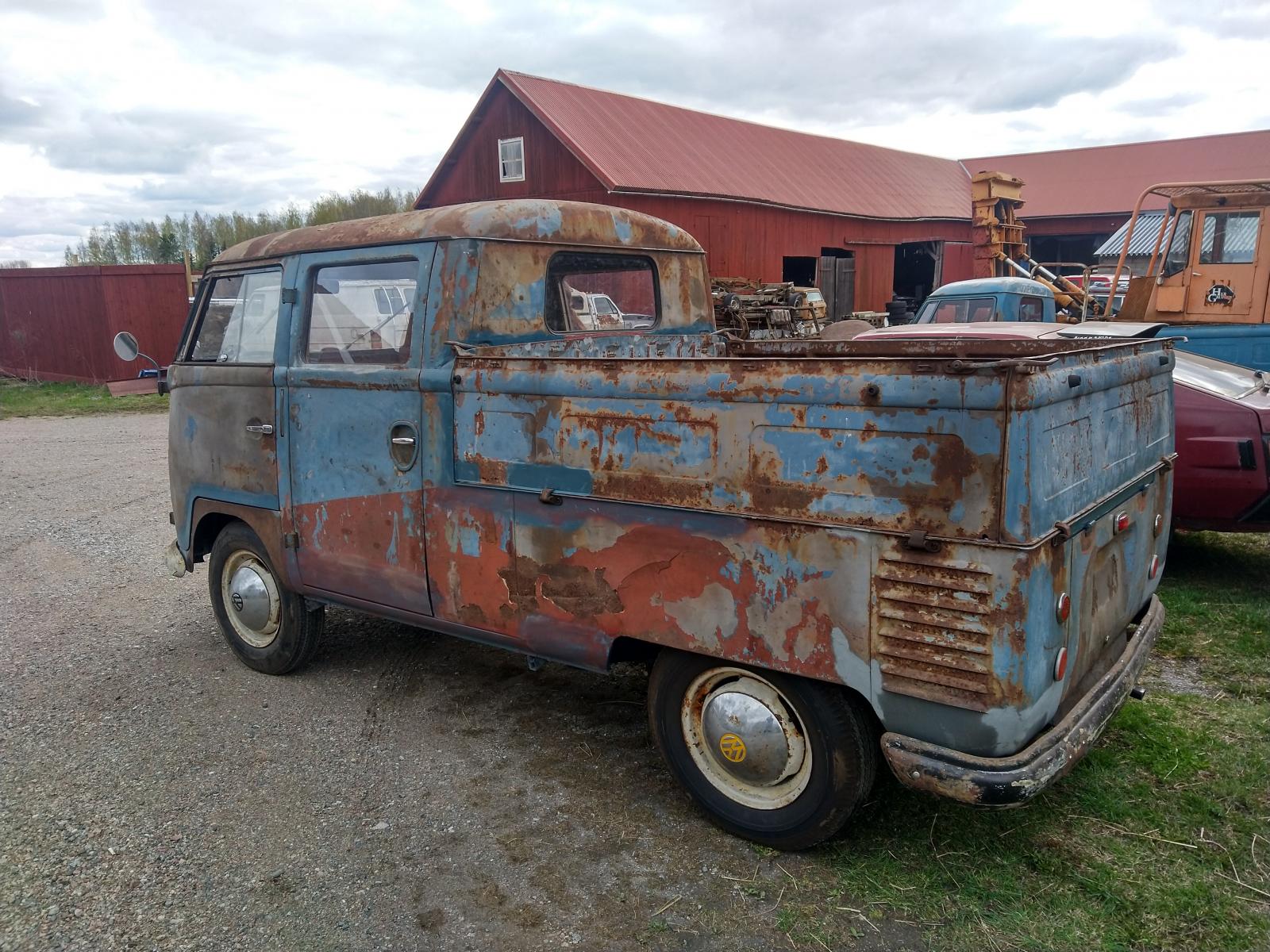 Image may have been reduced in size. Click image to view fullscreen.