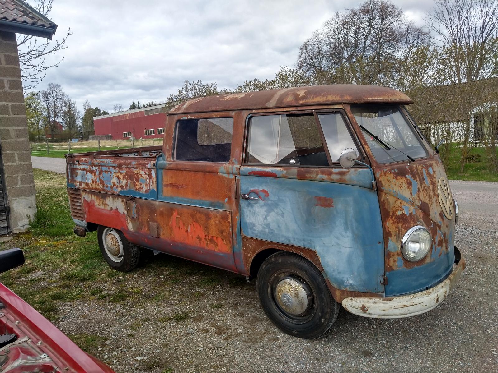 Image may have been reduced in size. Click image to view fullscreen.