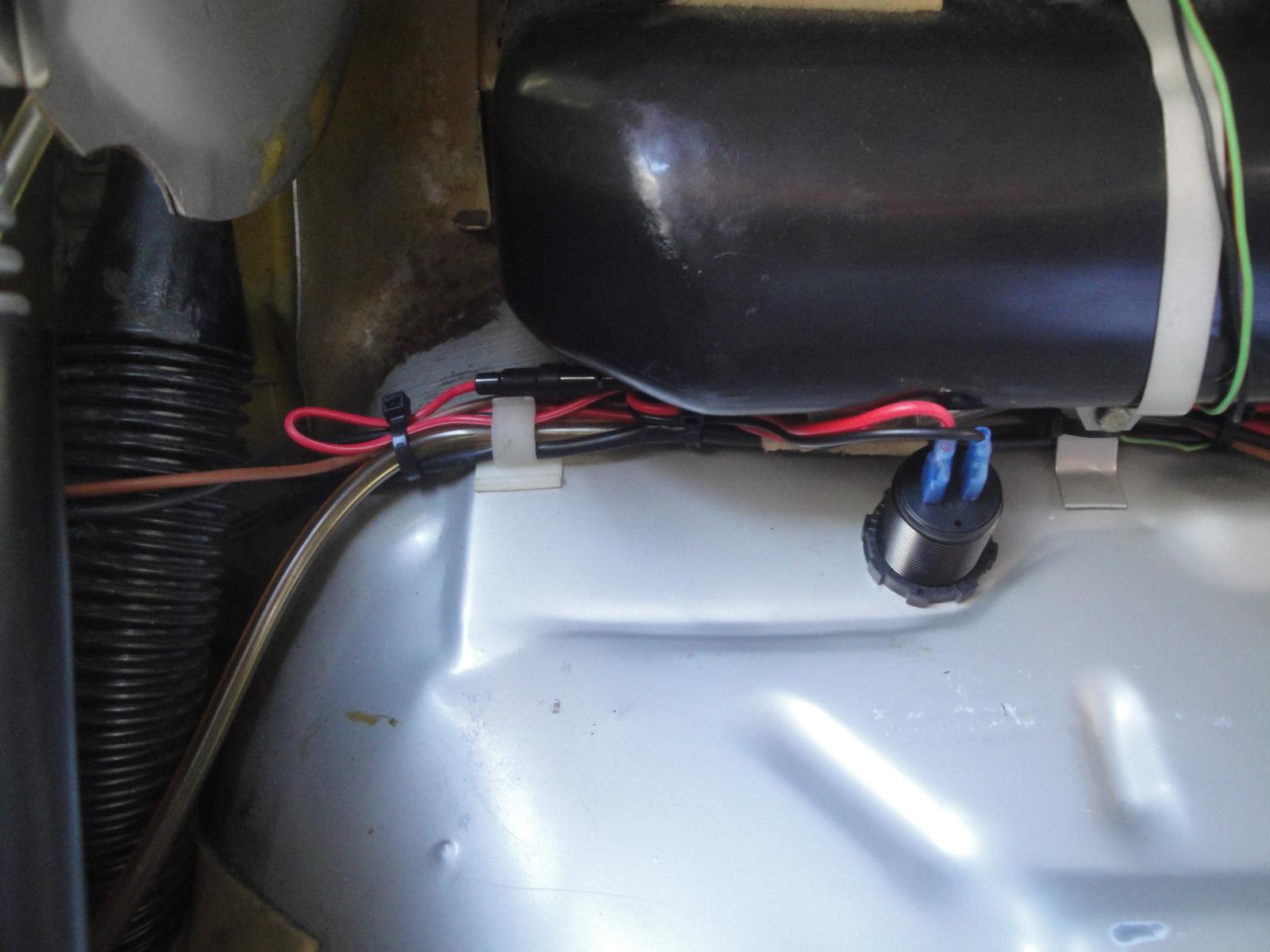 Image may have been reduced in size. Click image to view fullscreen.