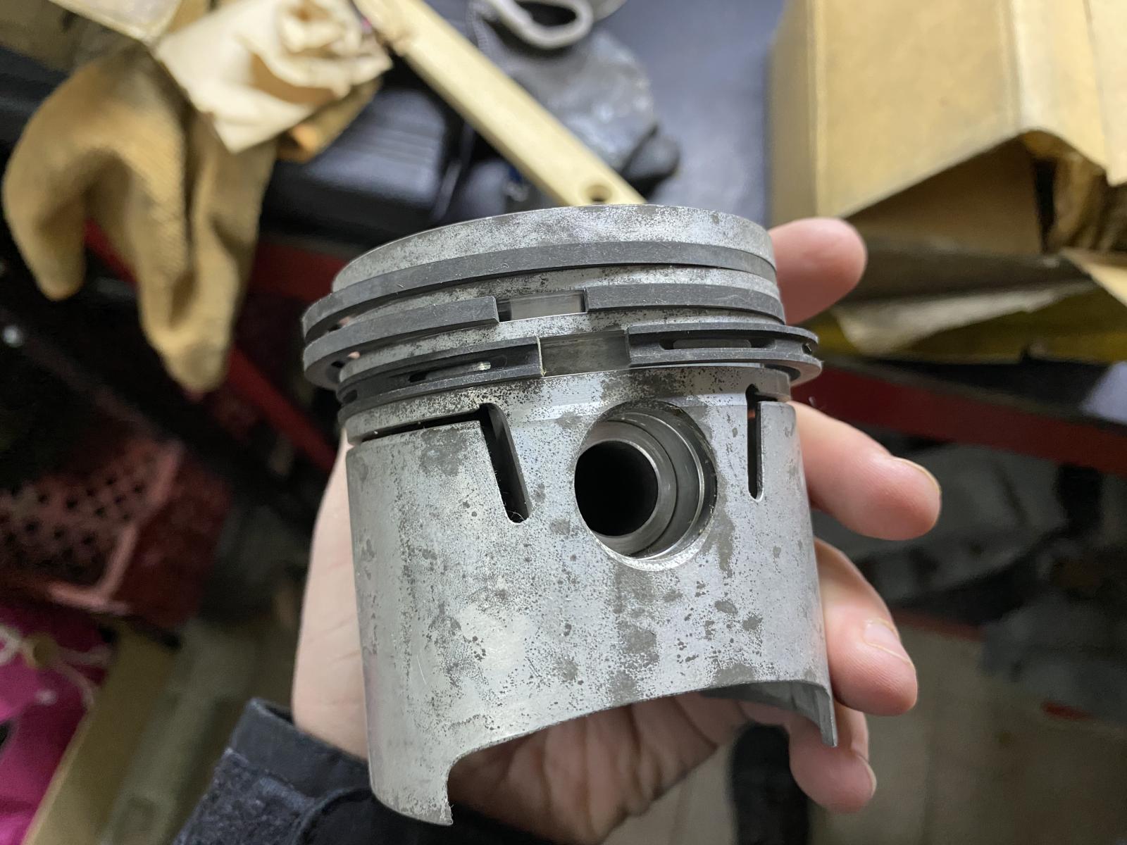 Beetle SplitWindow/193853 VWs View topic 25hp Pistons?