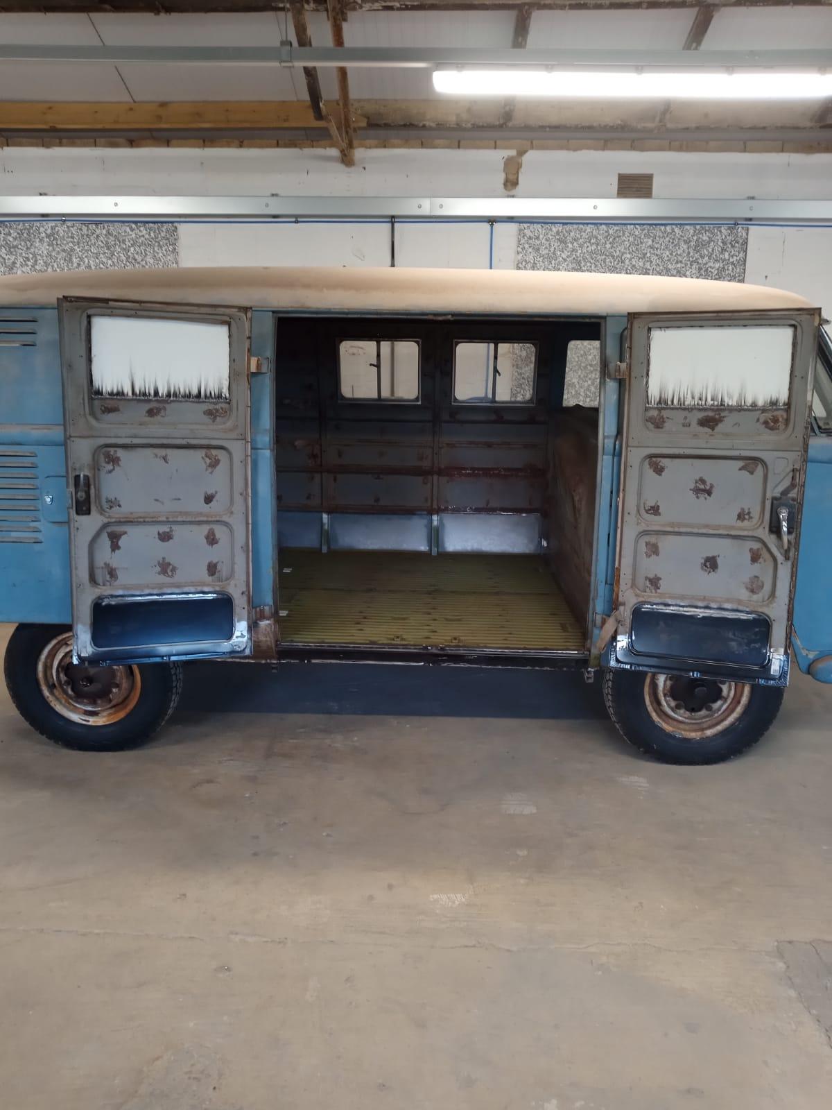 Image may have been reduced in size. Click image to view fullscreen.