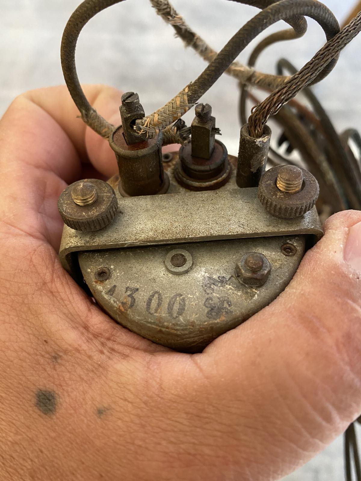 Image may have been reduced in size. Click image to view fullscreen.