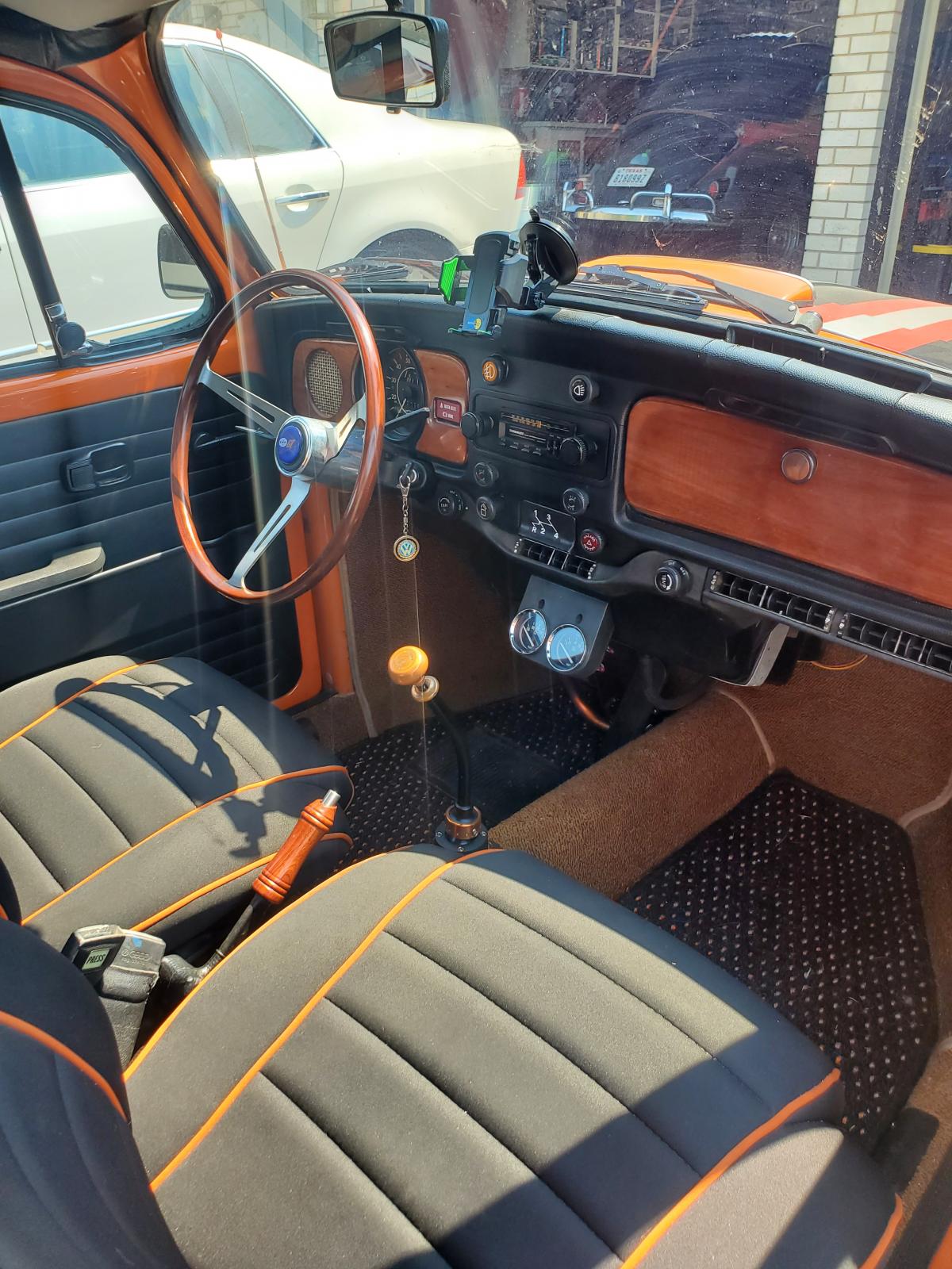 Image may have been reduced in size. Click image to view fullscreen.