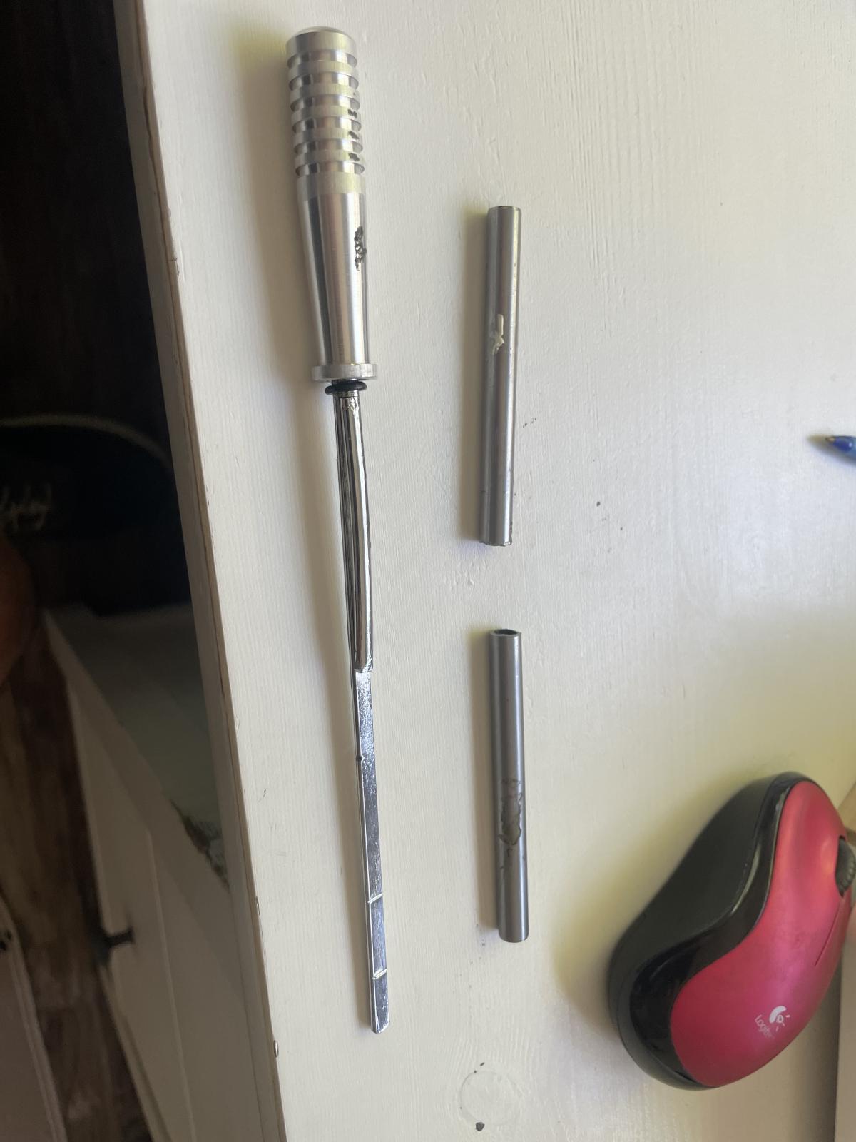 Gallery Pulled dipstick tube