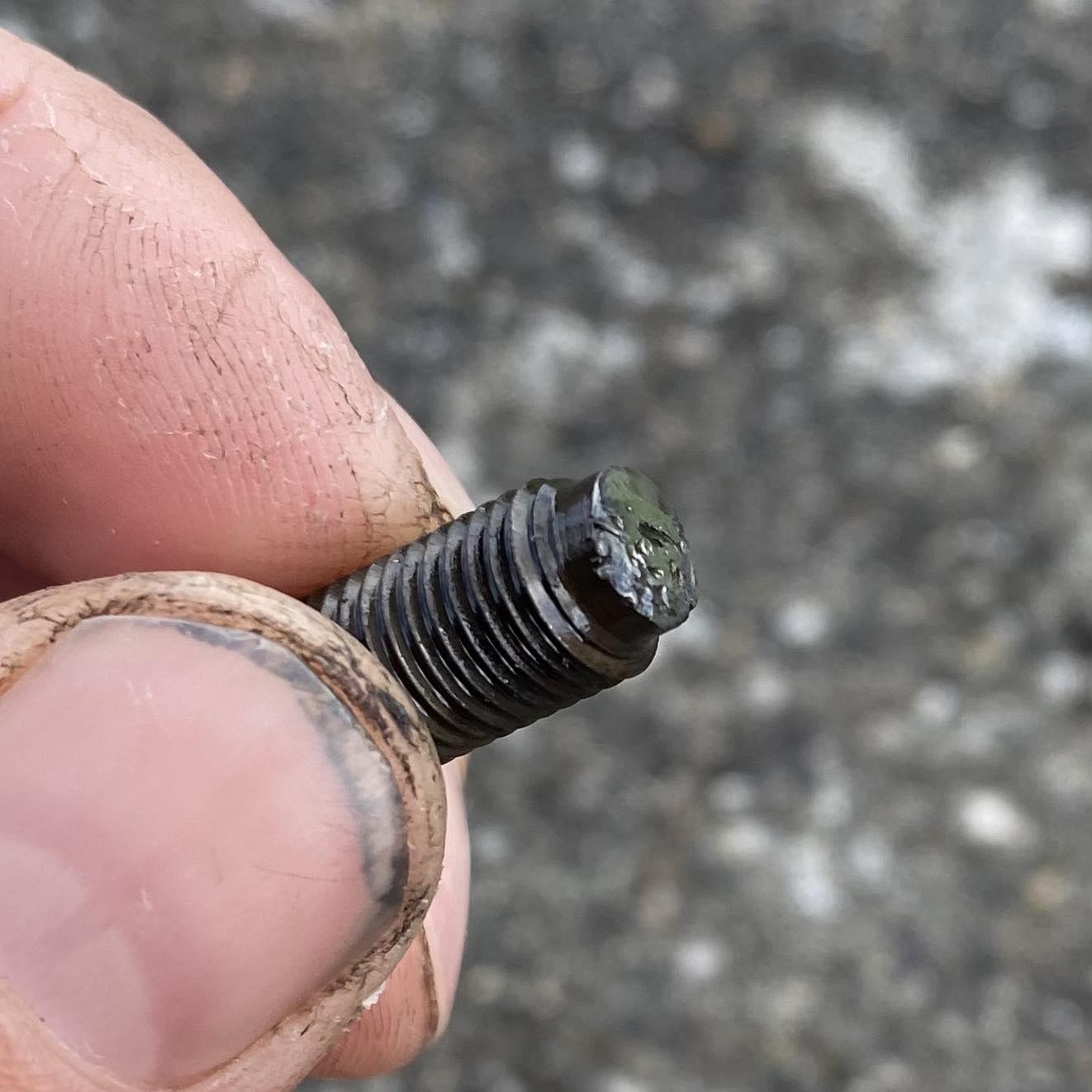 Gallery Damaged Valve Adjust Screw