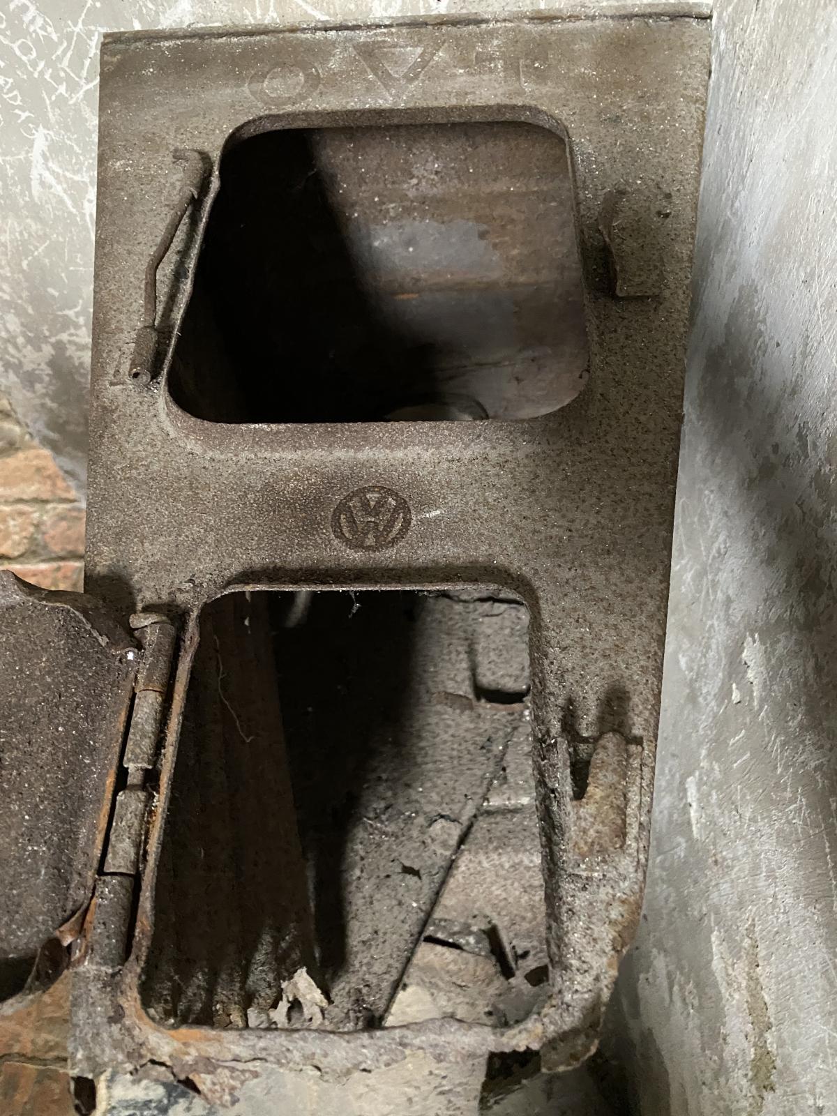 Image may have been reduced in size. Click image to view fullscreen.