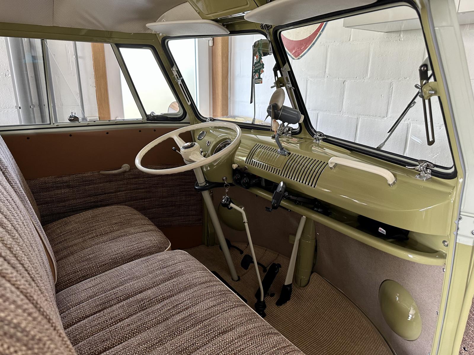 Image may have been reduced in size. Click image to view fullscreen.