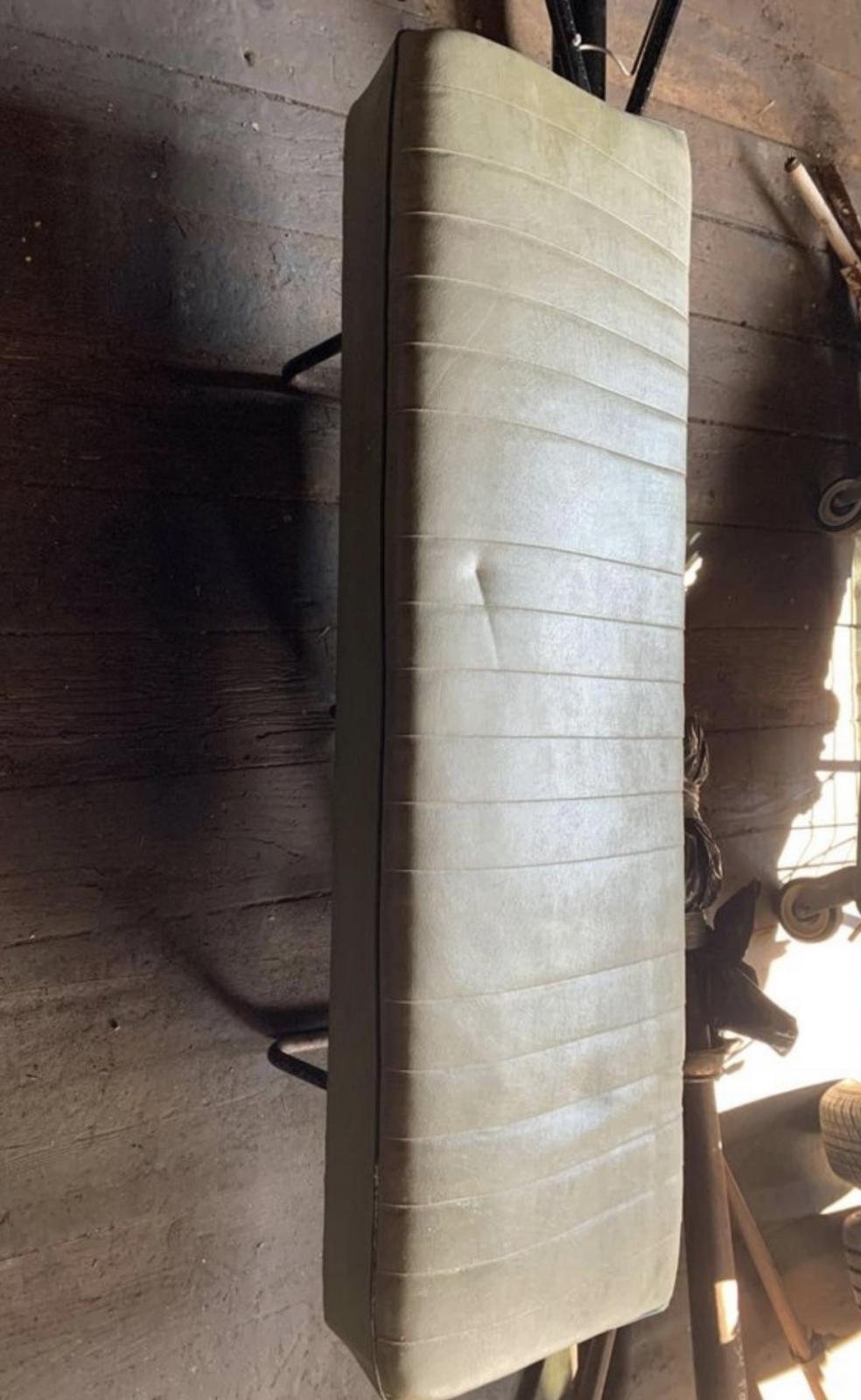 Image may have been reduced in size. Click image to view fullscreen.
