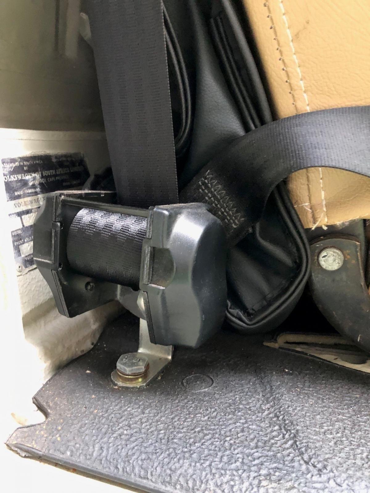 Gallery Single Cab Seat Belts