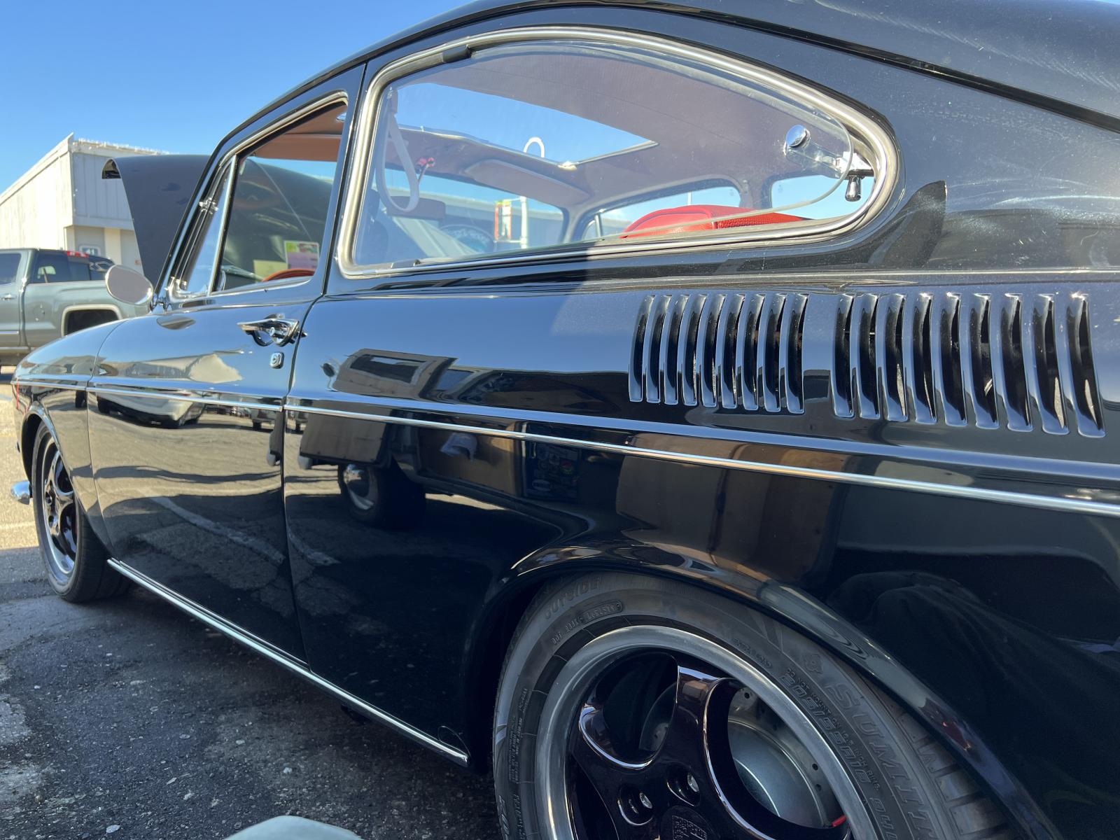 Image may have been reduced in size. Click image to view fullscreen.