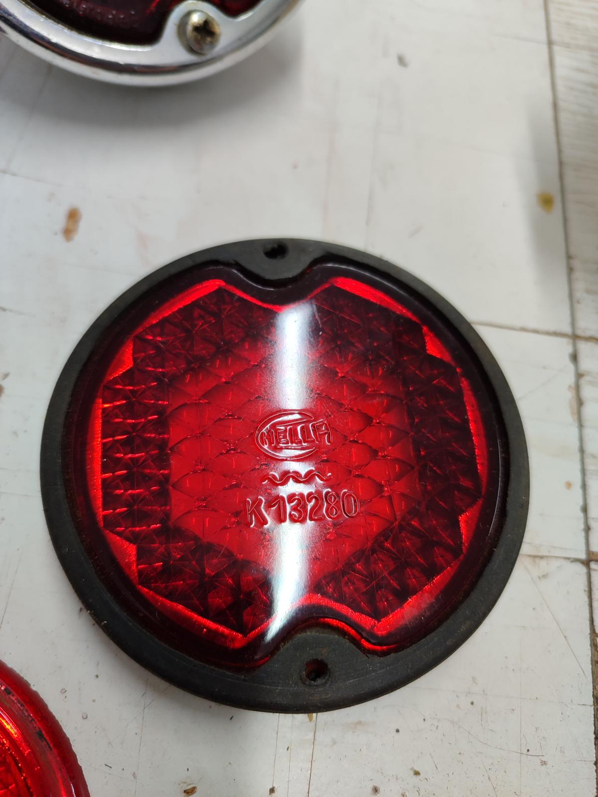 Gallery Tail light lenses 5861