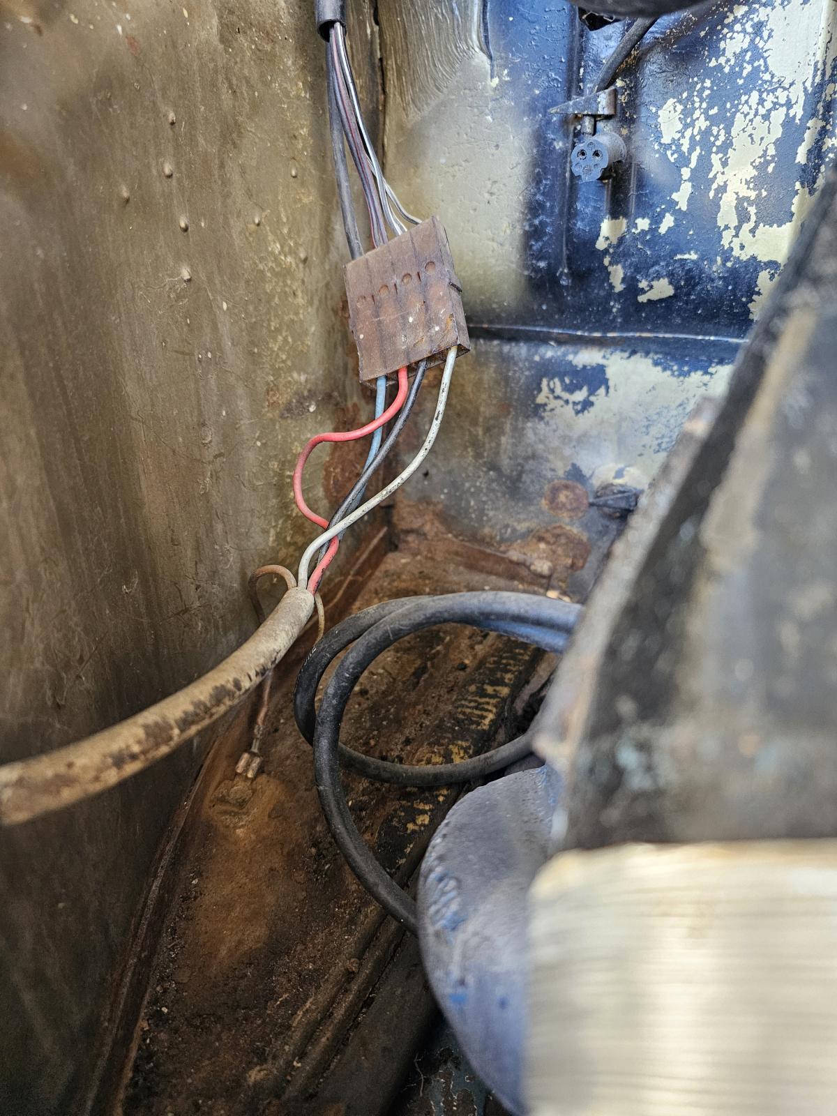 Image may have been reduced in size. Click image to view fullscreen.