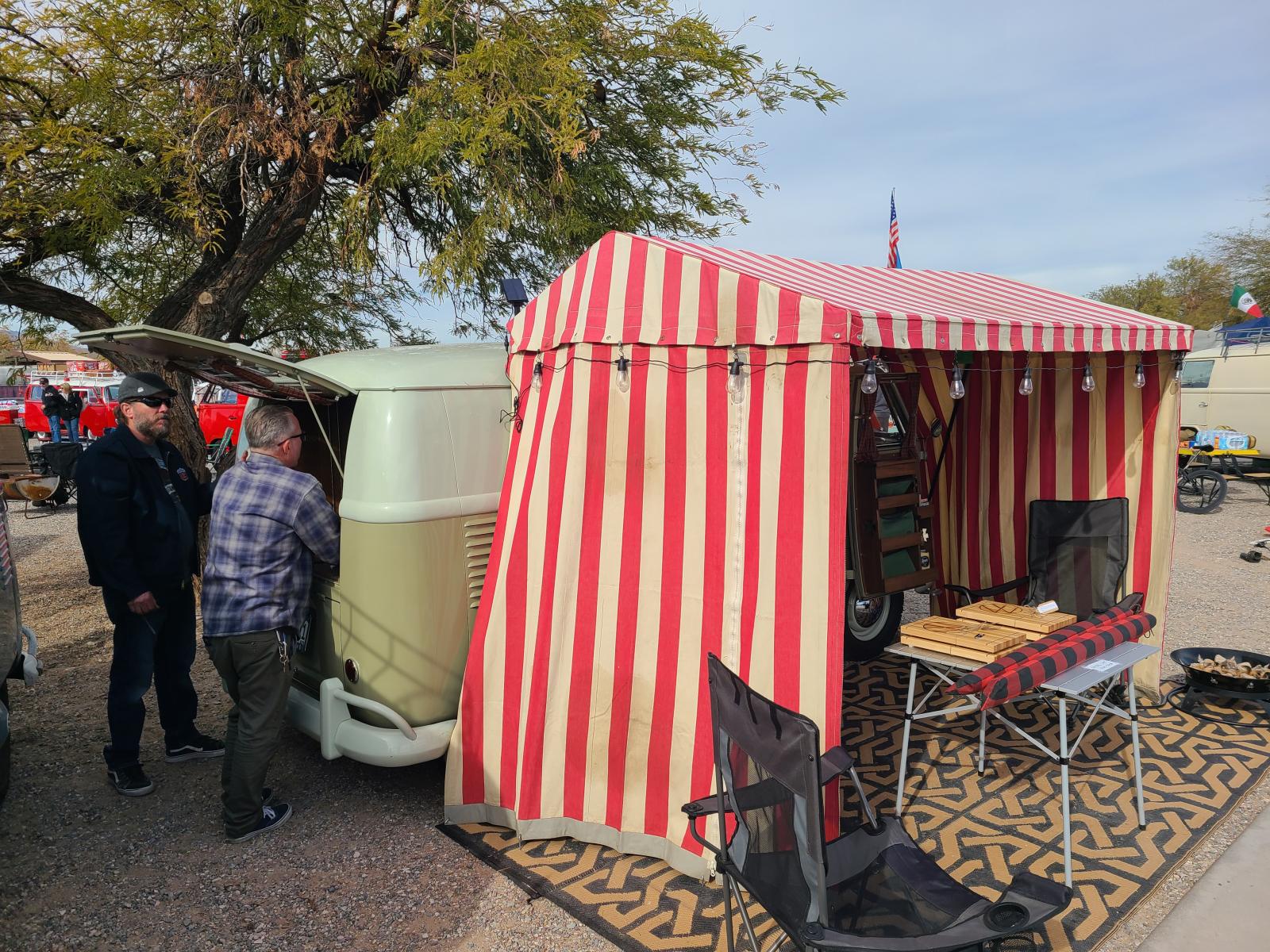 Gallery SplitBus Campers at "Buses by the Bridge