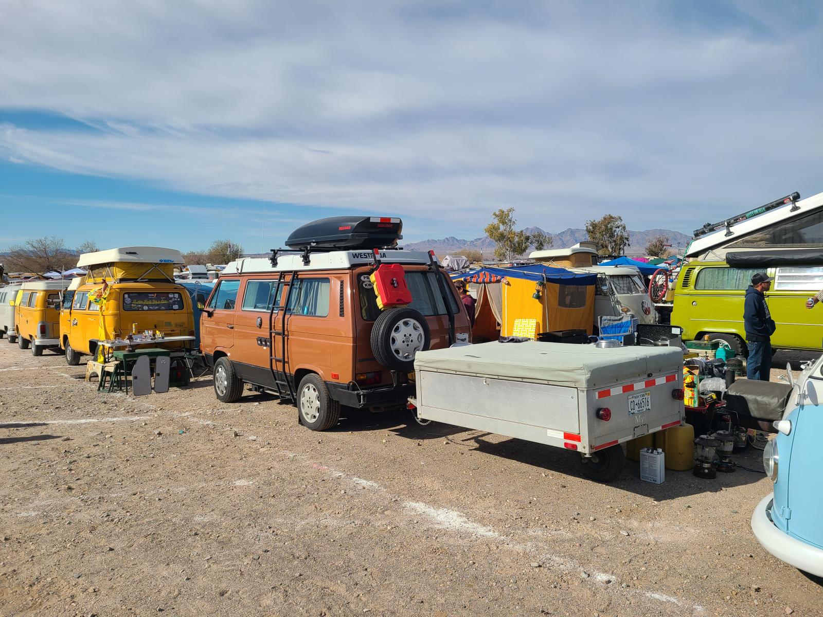 Gallery Vanagons (& Eurovans) at "Buses by the Bridge
