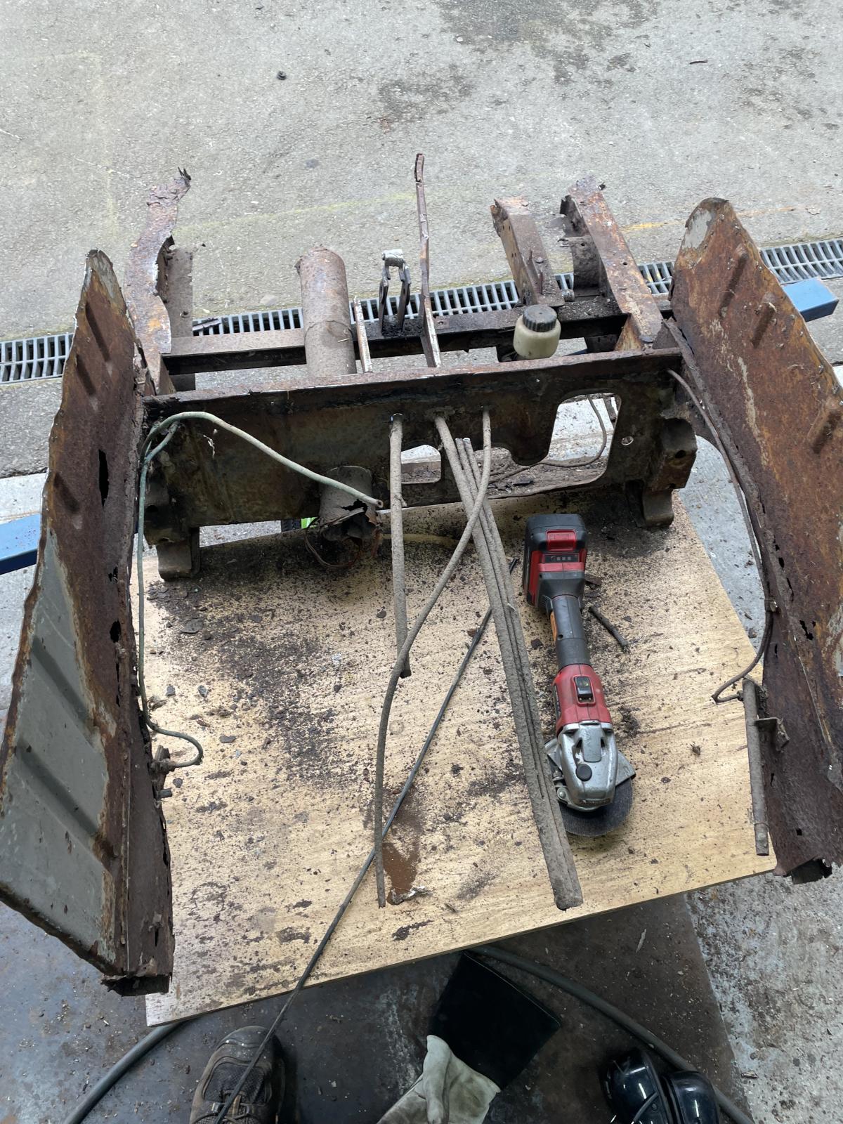 Image may have been reduced in size. Click image to view fullscreen.
