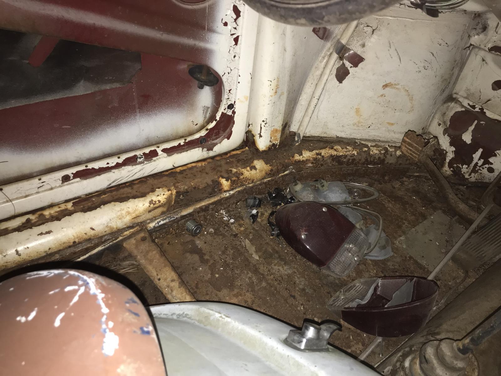 Image may have been reduced in size. Click image to view fullscreen.