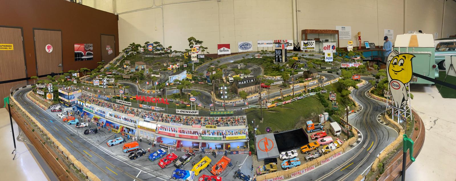 Image may have been reduced in size. Click image to view fullscreen.