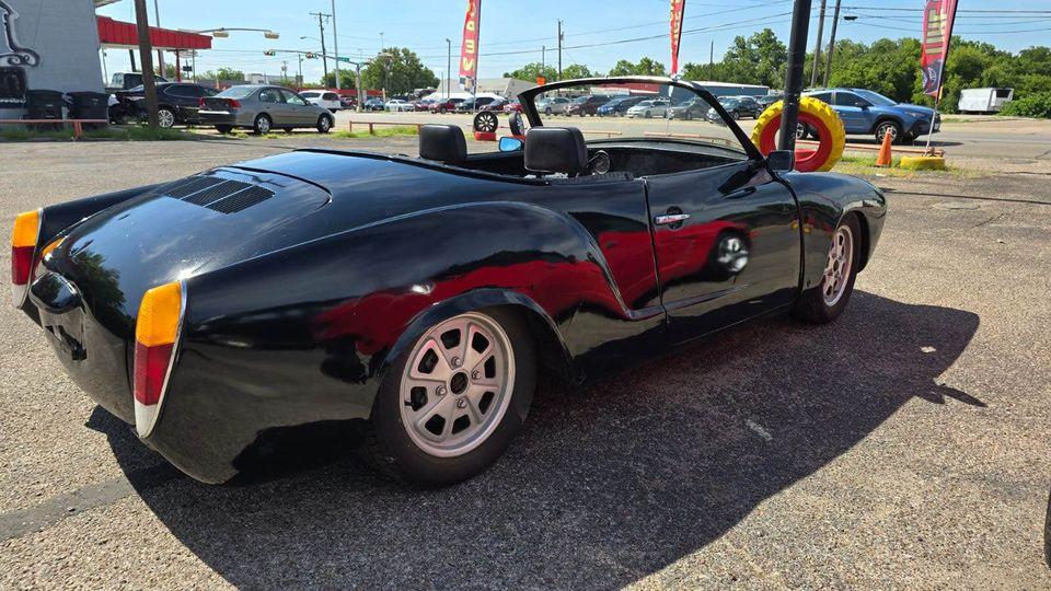 Image may have been reduced in size. Click image to view fullscreen.