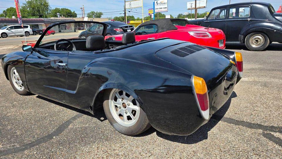 Image may have been reduced in size. Click image to view fullscreen.