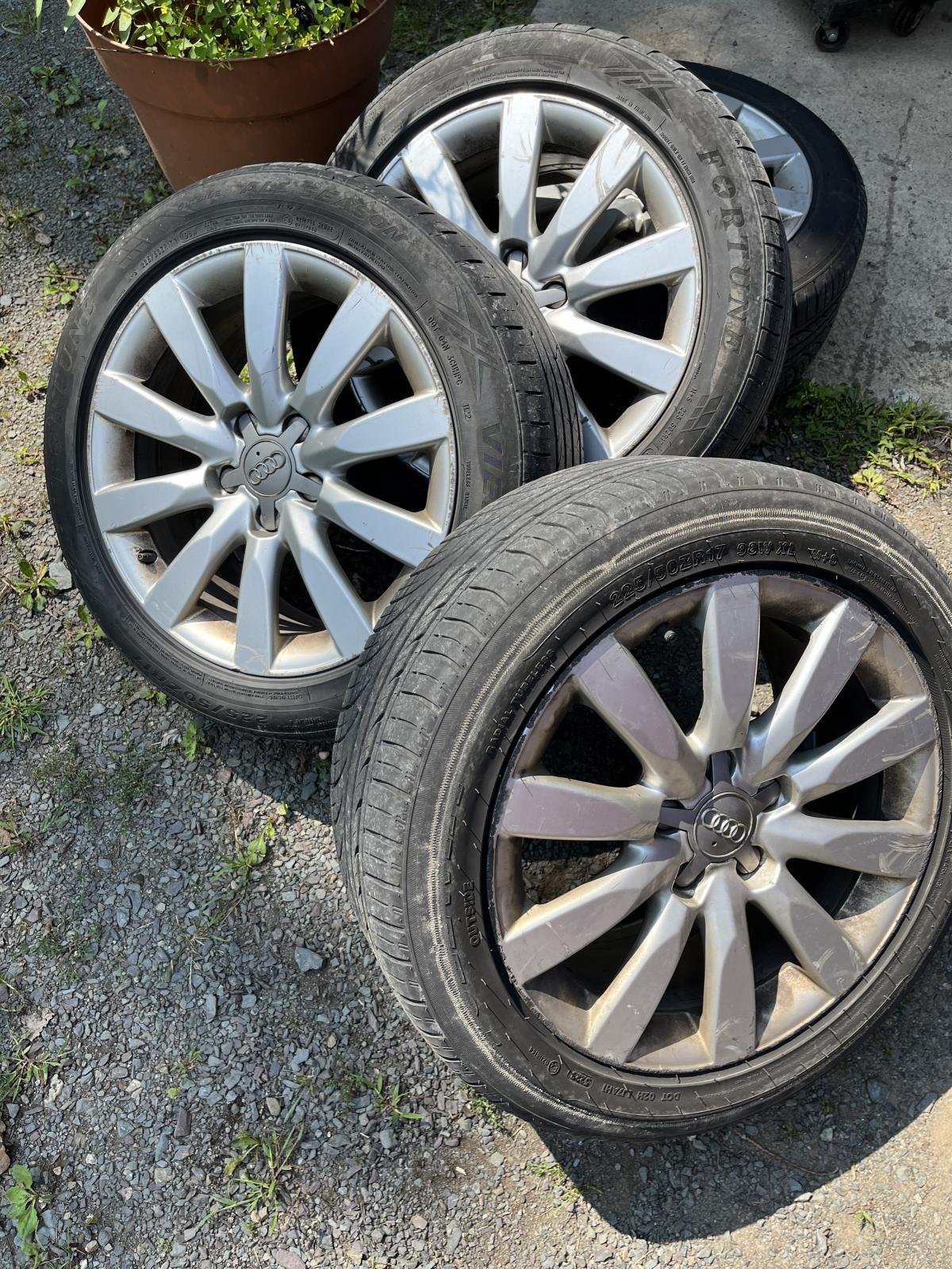 Image may have been reduced in size. Click image to view fullscreen.