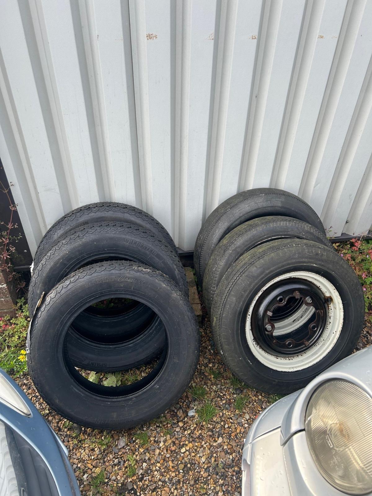Image may have been reduced in size. Click image to view fullscreen.