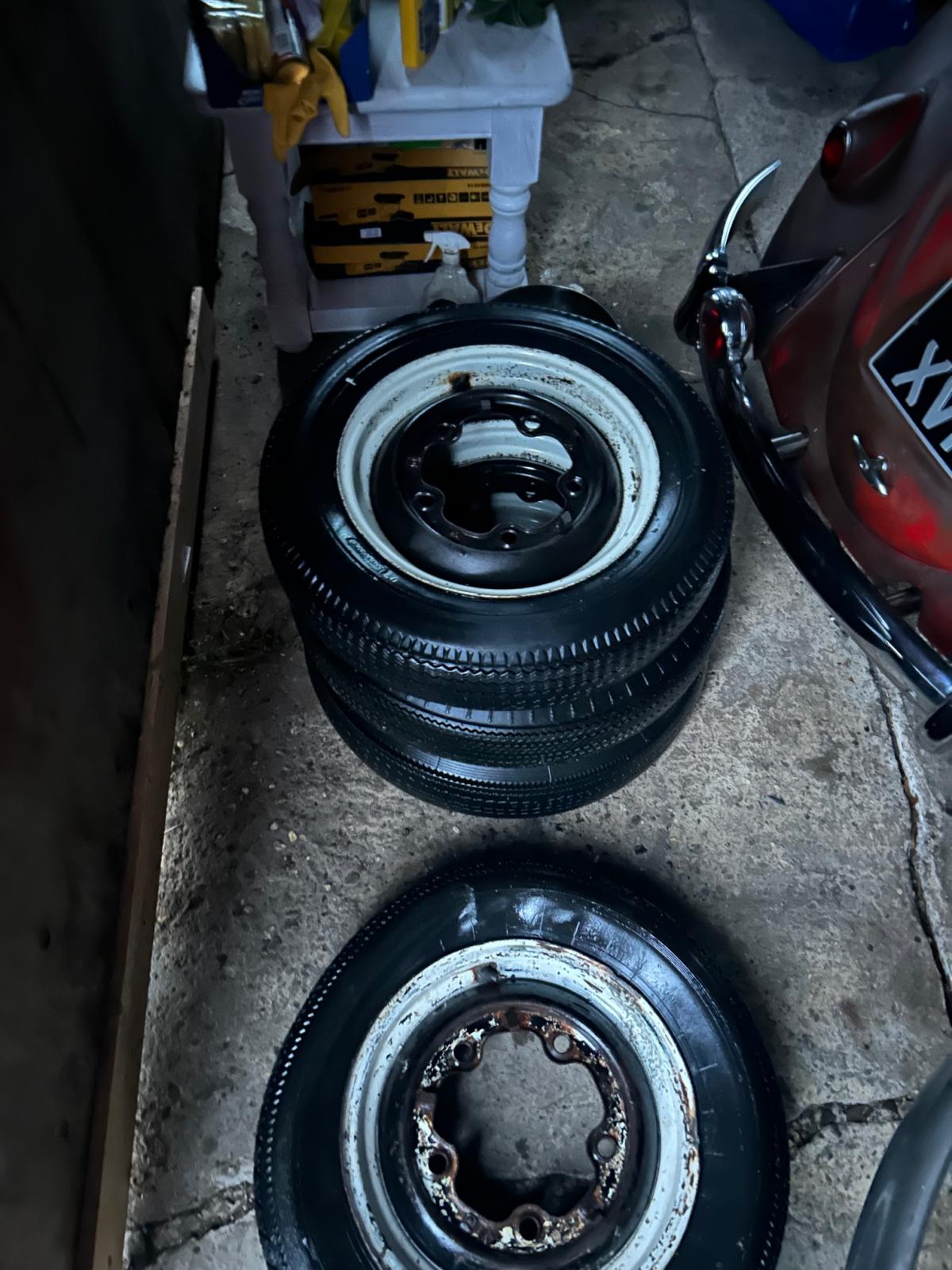Image may have been reduced in size. Click image to view fullscreen.
