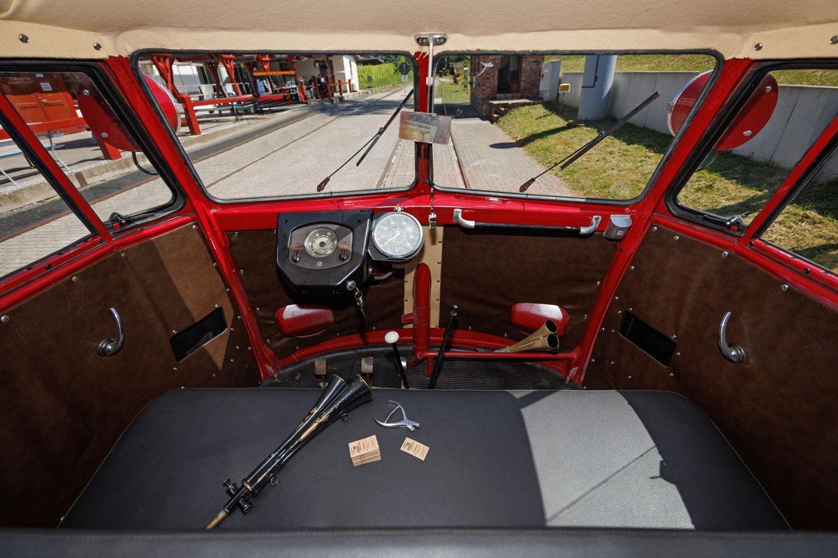 Image may have been reduced in size. Click image to view fullscreen.