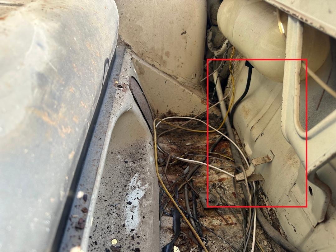 Image may have been reduced in size. Click image to view fullscreen.