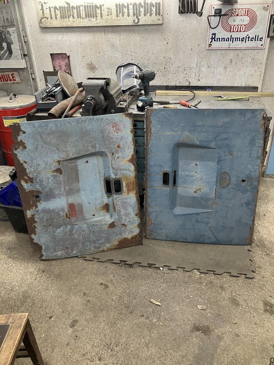 Image may have been reduced in size. Click image to view fullscreen.