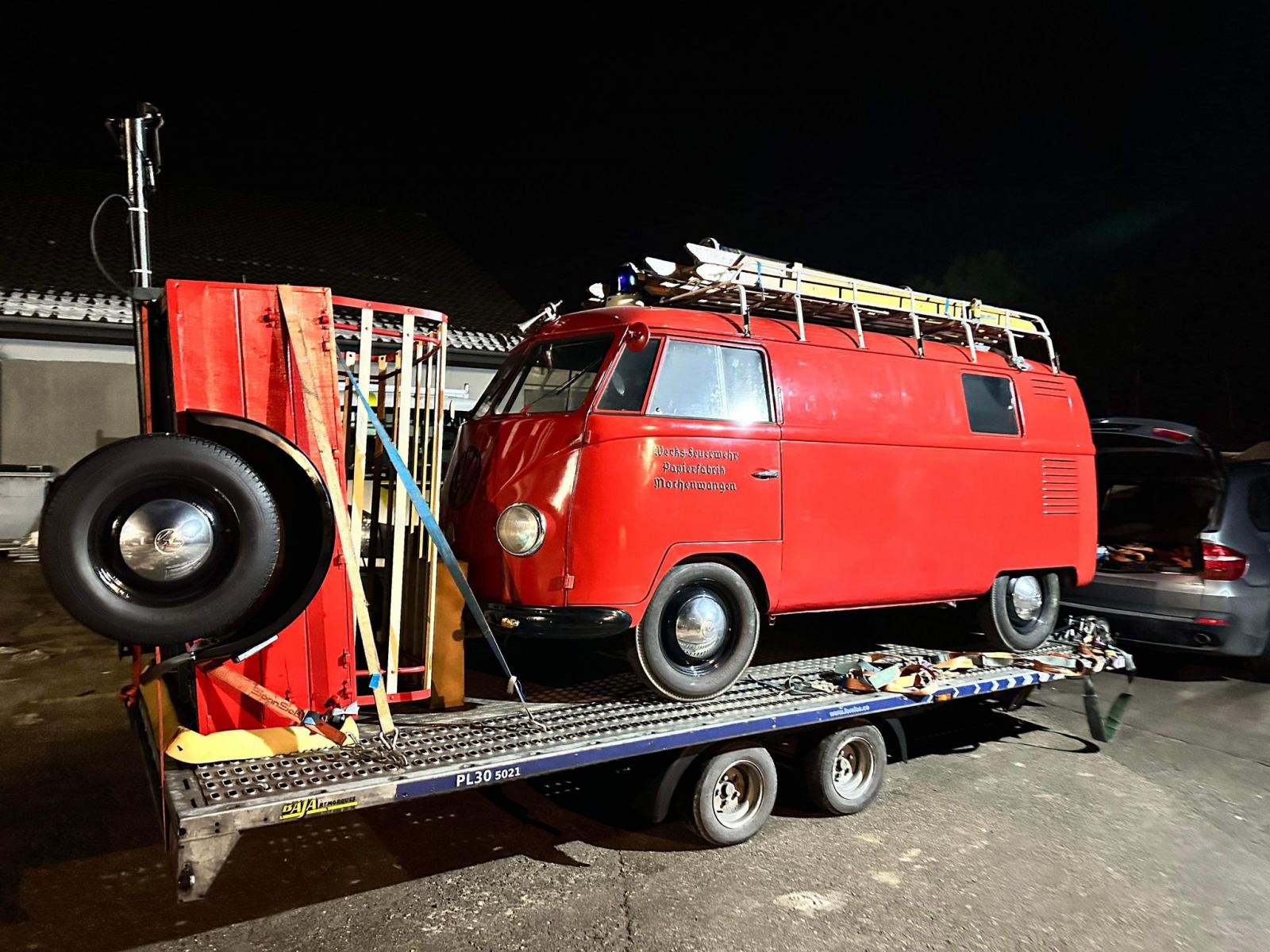 Image may have been reduced in size. Click image to view fullscreen.