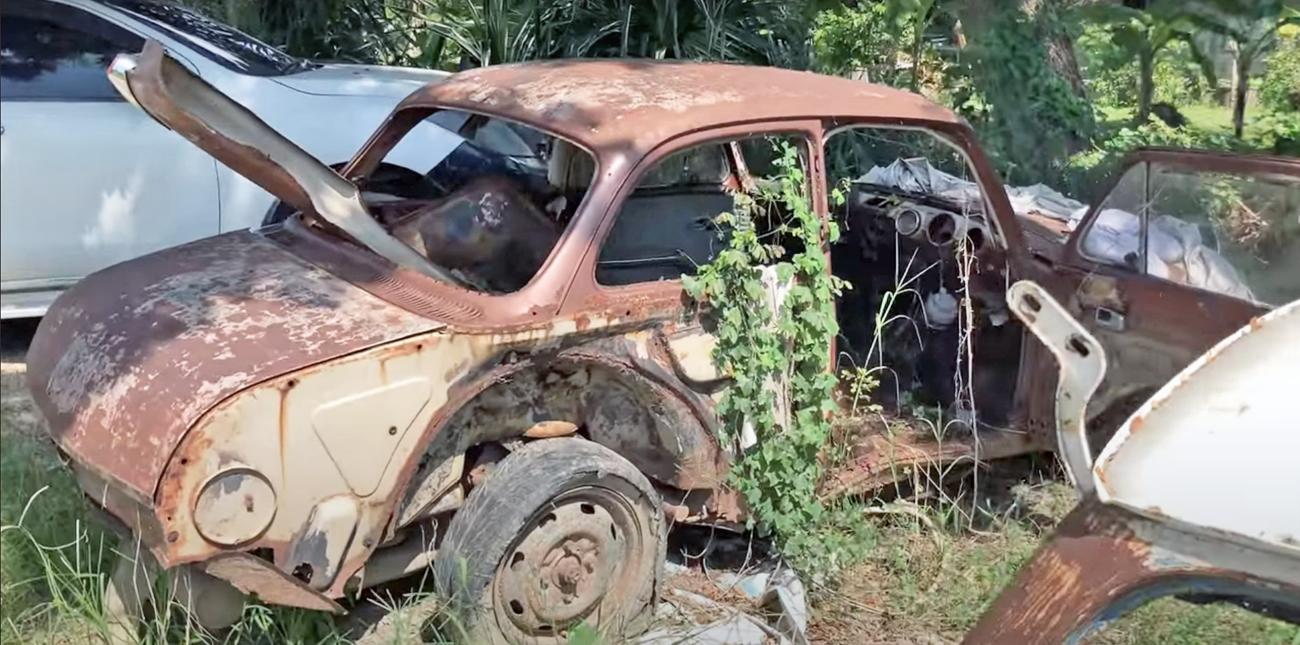 Image may have been reduced in size. Click image to view fullscreen.