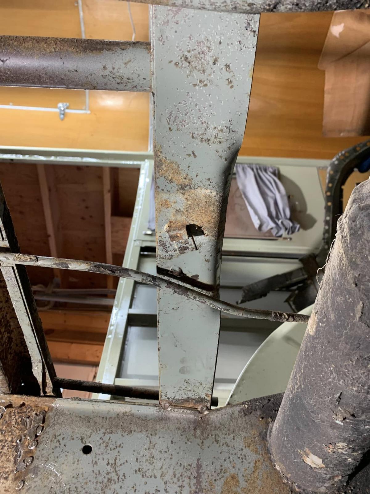 Image may have been reduced in size. Click image to view fullscreen.