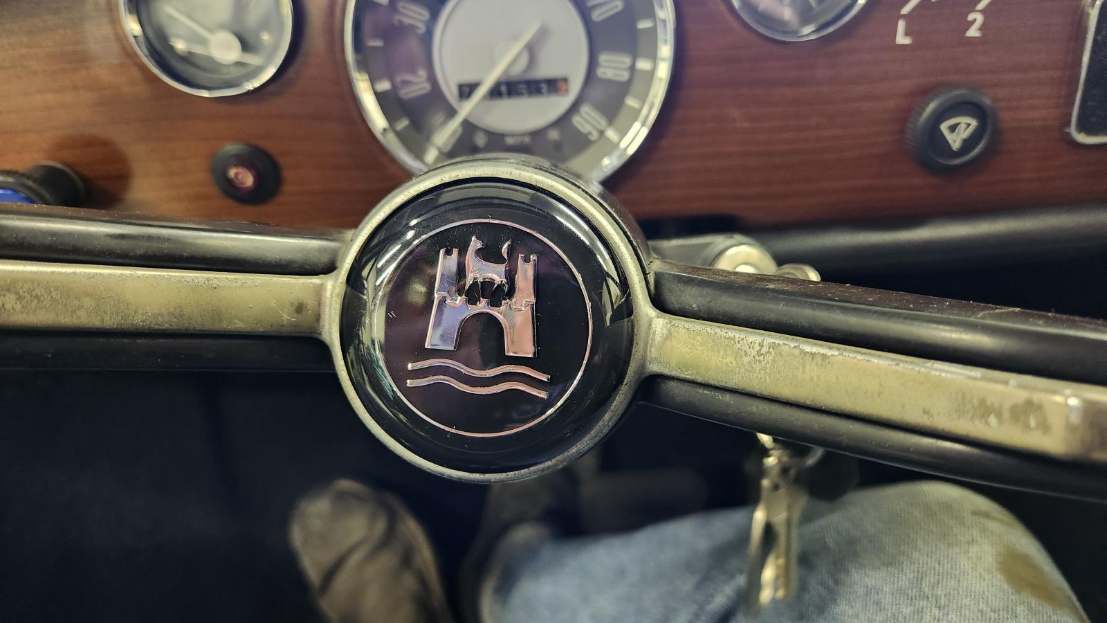 Image may have been reduced in size. Click image to view fullscreen.