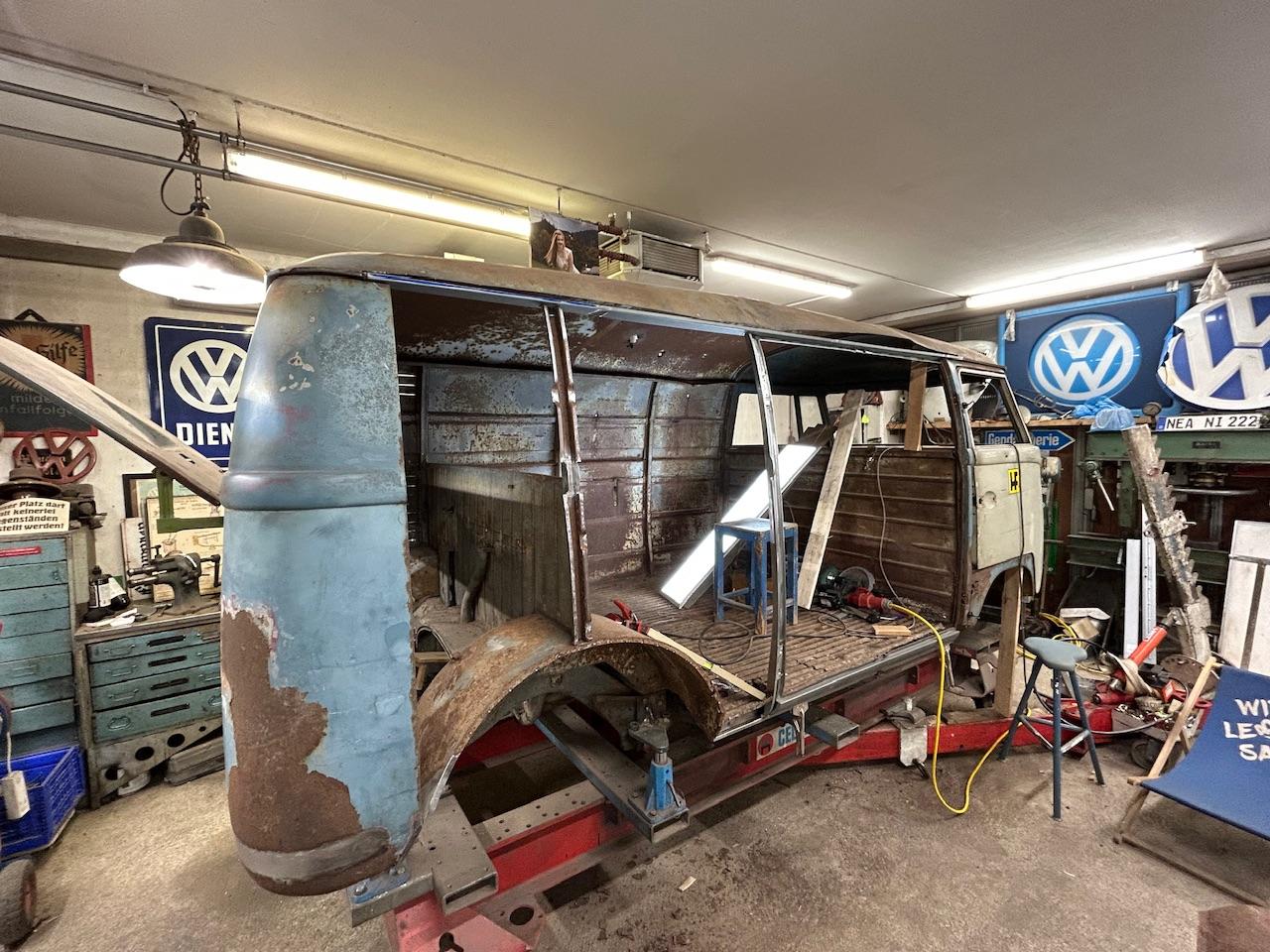 Image may have been reduced in size. Click image to view fullscreen.