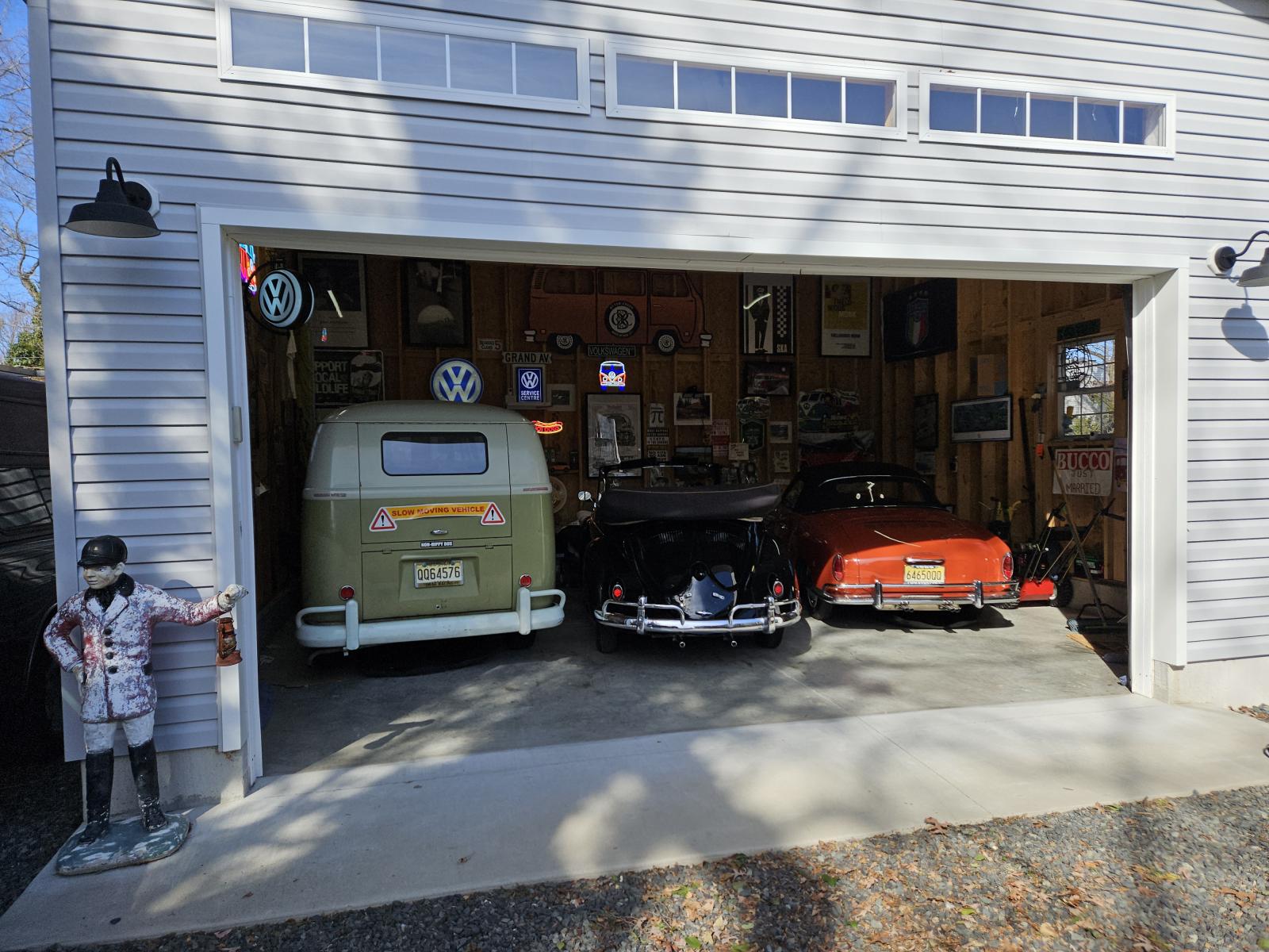 Image may have been reduced in size. Click image to view fullscreen.