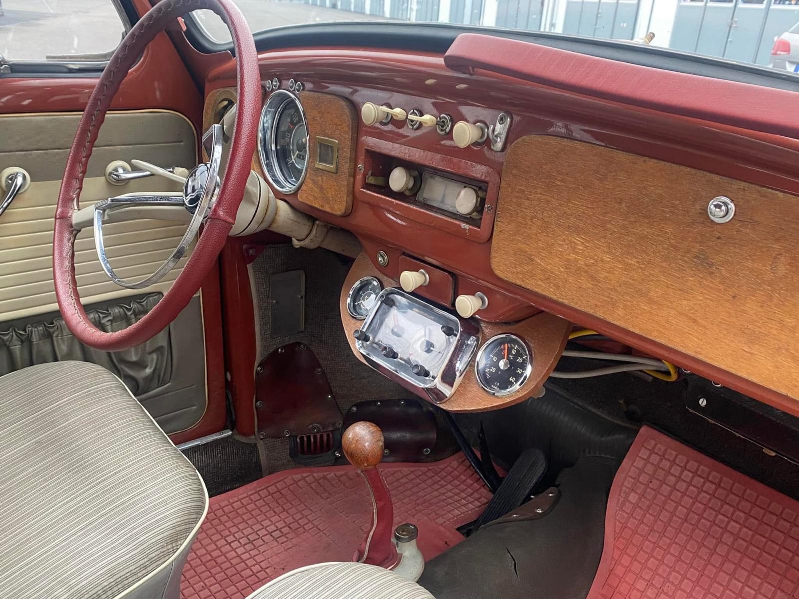 Image may have been reduced in size. Click image to view fullscreen.