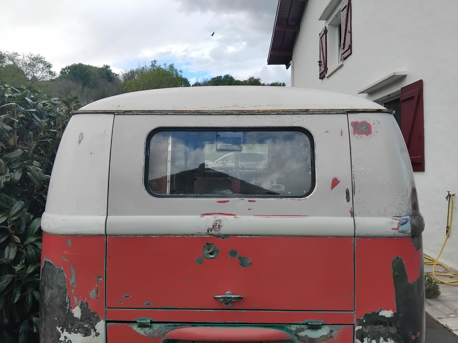 Image may have been reduced in size. Click image to view fullscreen.