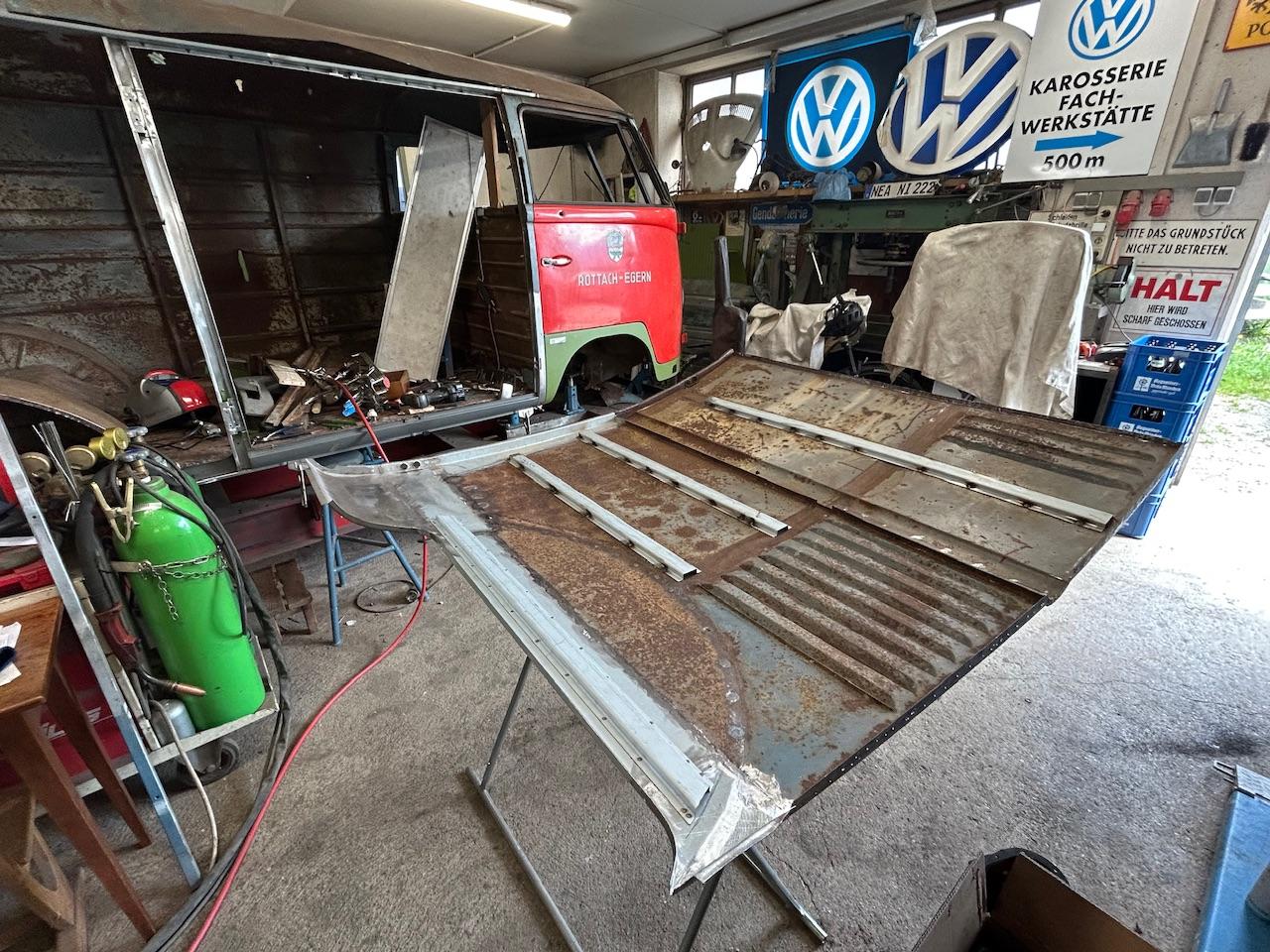 Image may have been reduced in size. Click image to view fullscreen.