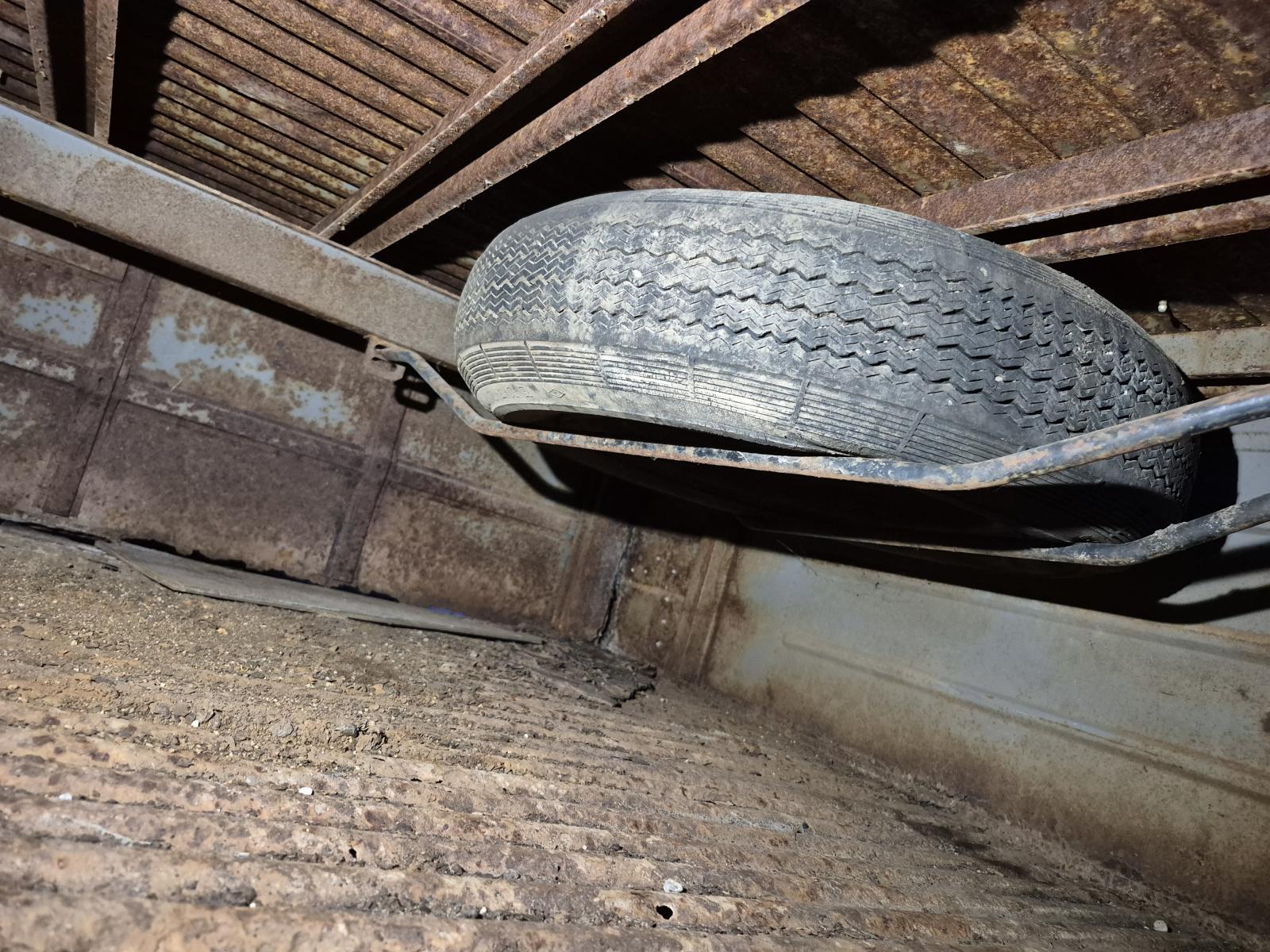 Image may have been reduced in size. Click image to view fullscreen.