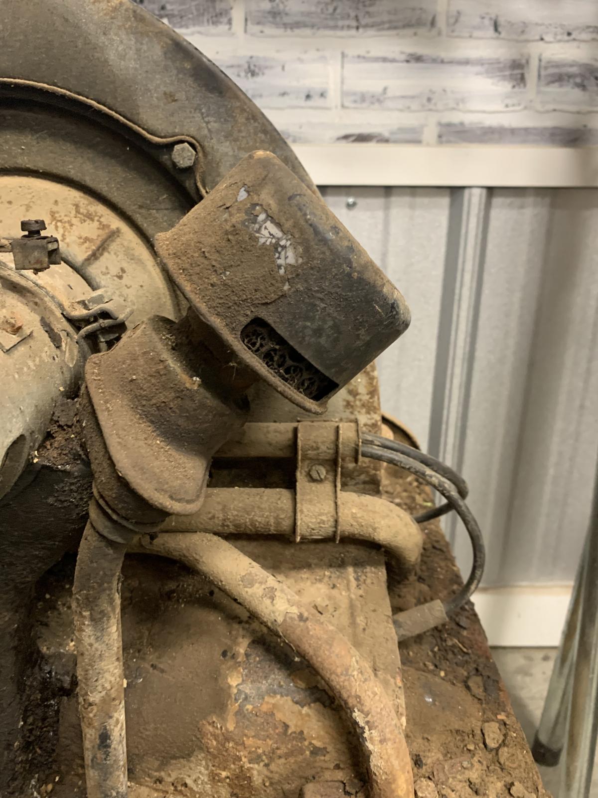 Image may have been reduced in size. Click image to view fullscreen.