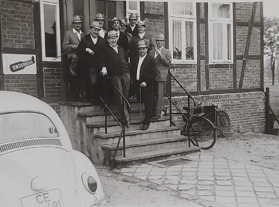 Image may have been reduced in size. Click image to view fullscreen.