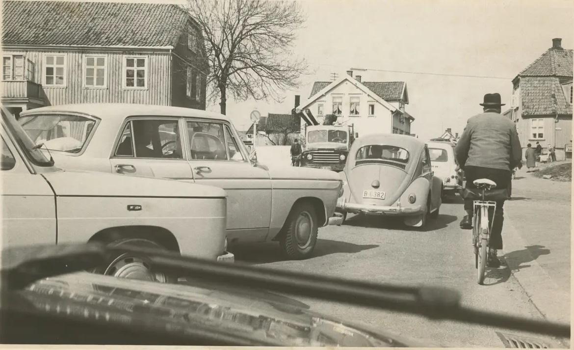 Image may have been reduced in size. Click image to view fullscreen.